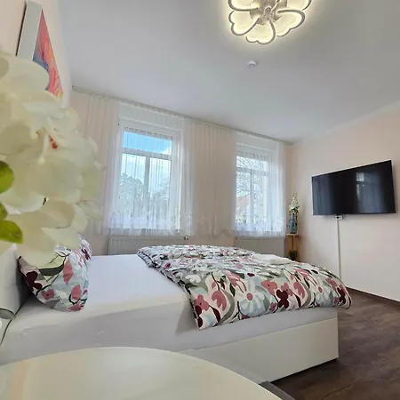 Guest house Urlaub-& Bussinesswohnung In Doeblen 01