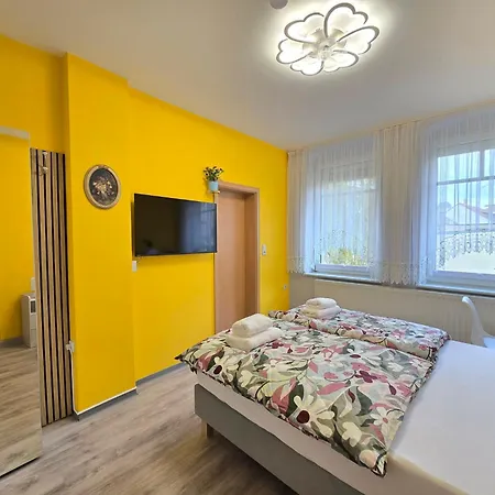 Urlaub-& Bussinesswohnung In Doeblen 01
