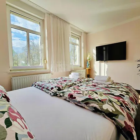Urlaub-& Bussinesswohnung In Doeblen 01 Guest house *