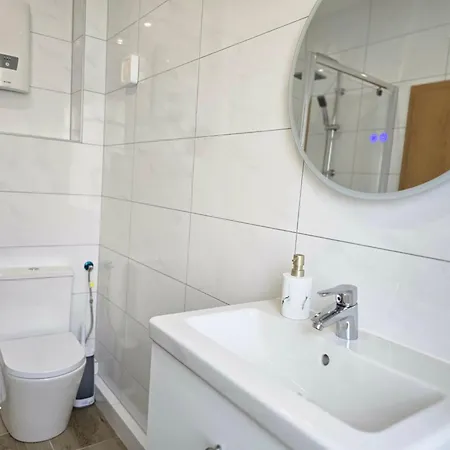 Urlaub-& Bussinesswohnung In Doeblen 01 Guest house *