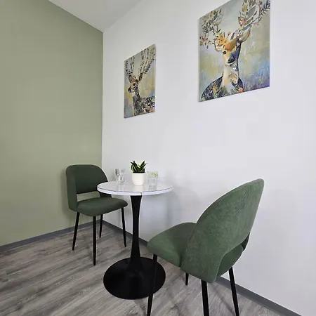 Urlaub-& Bussinesswohnung In Doeblen 01