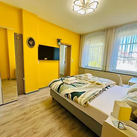 Urlaub-& Bussinesswohnung In Doeblen 01 * Dobeln